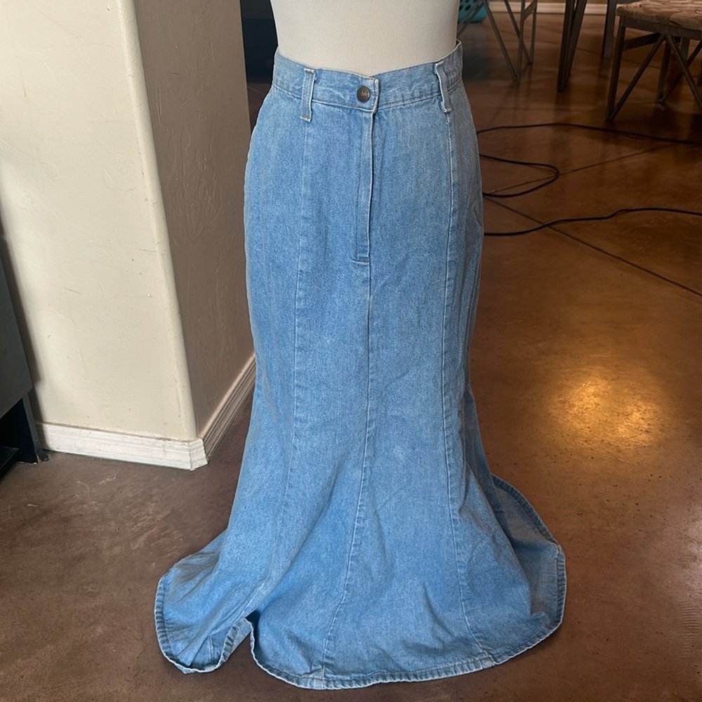 PERFECT LONG JEAN SKIRT